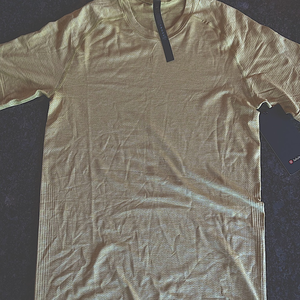 Mens Lululemon tech tee